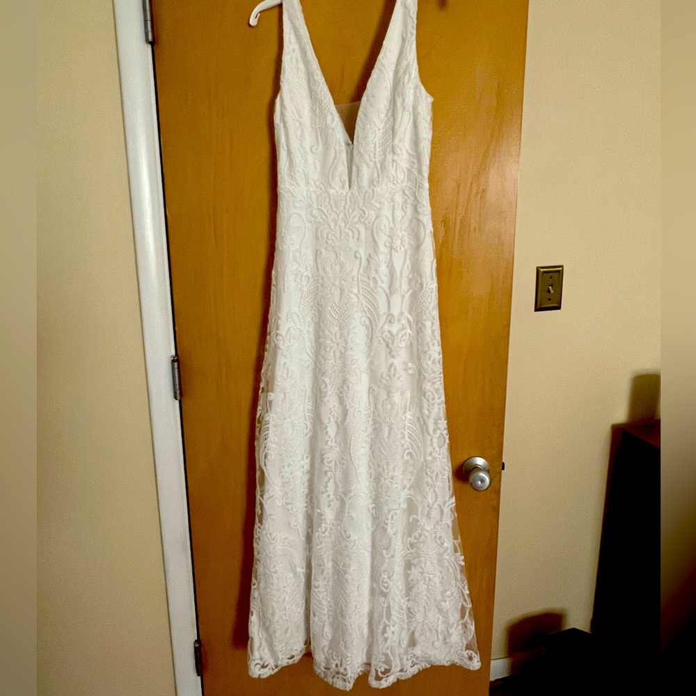 Lulu’s white dress
